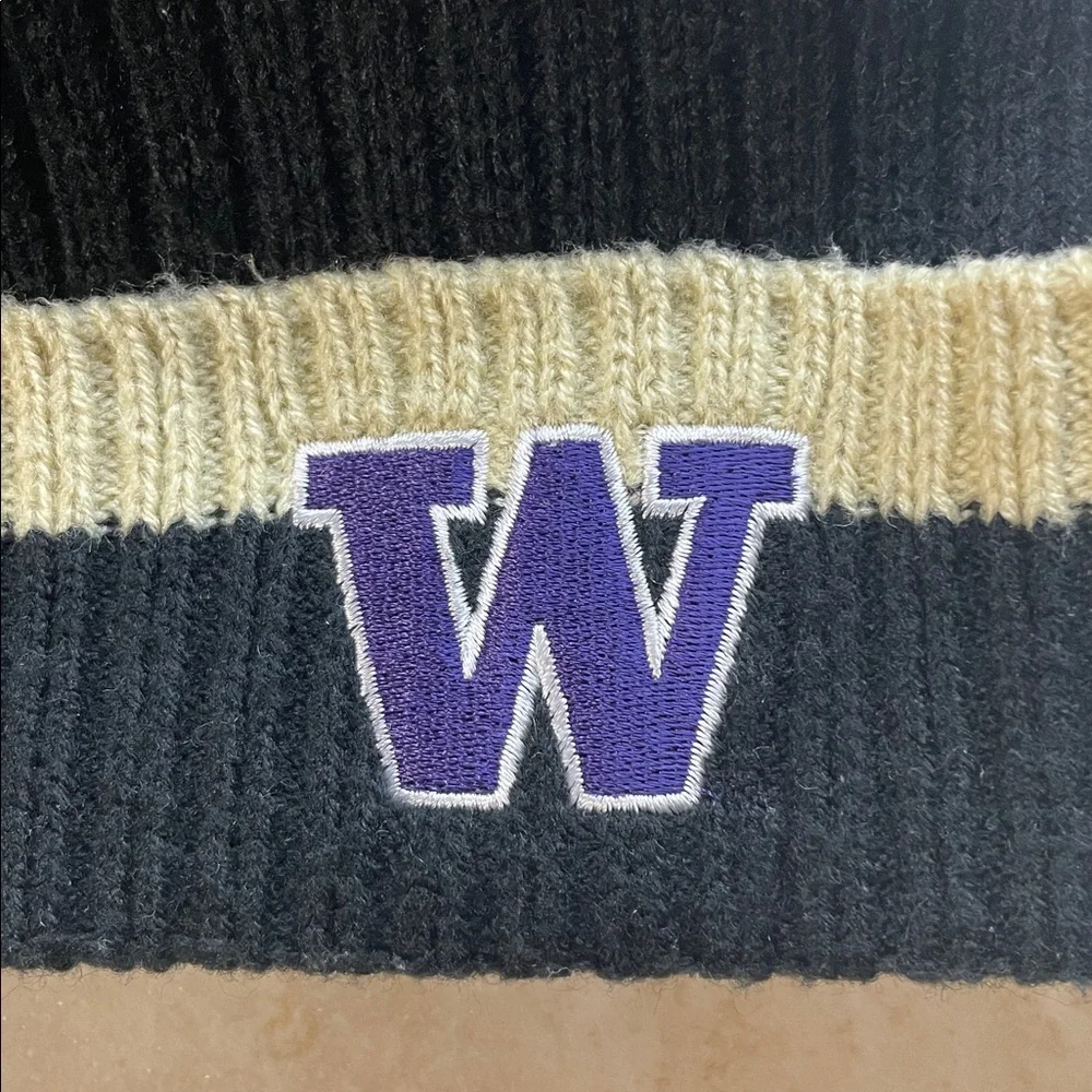 Nike Washington Huskies Beanie Hat Black Knit OS Embroidered W Logo Football